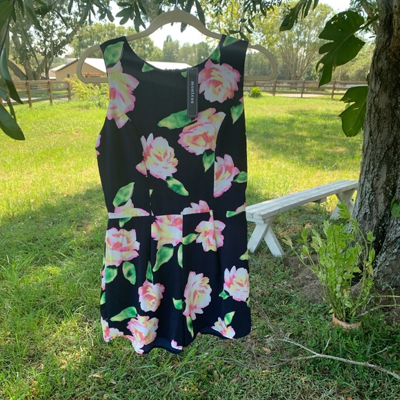 Floral Navy Romper - Picture 3 of 5